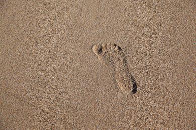 《大头盔英雄》Steam页面上线 支持简繁体中文